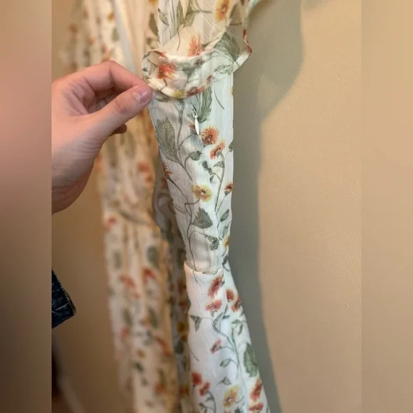 Sam Edelman Floral Dress, Ruched Waist, Cream color, Size 8 - Picture 6 of 10